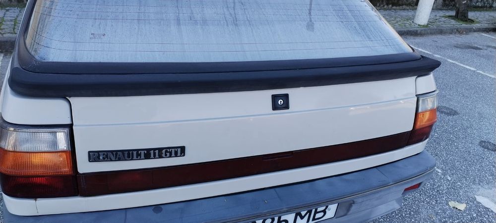 Renault 11 GTL e carro antigo tudo em funcionamento