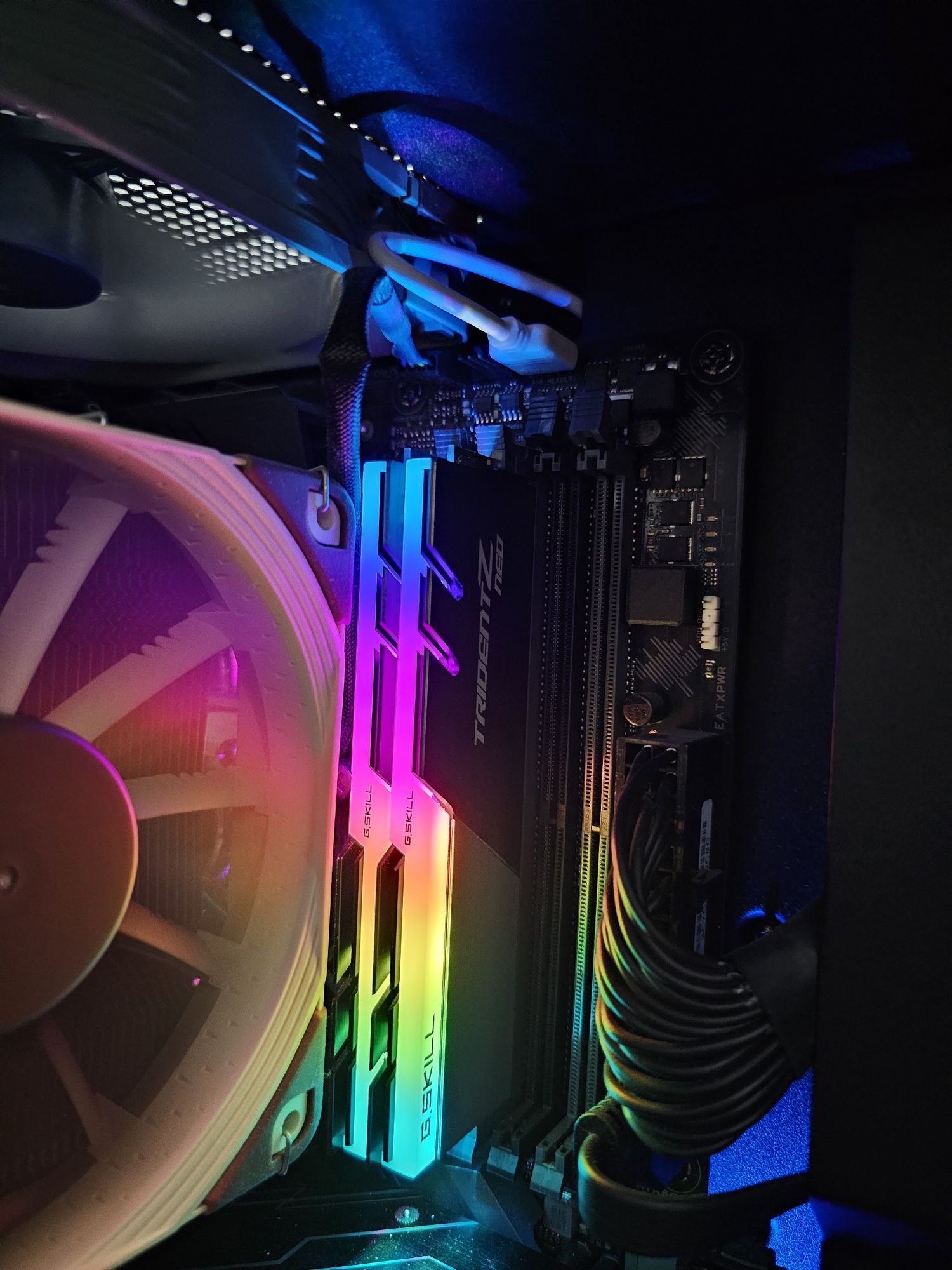 Memórias RAM G.Skill 16GB Trident RGB (2x8GB) DDR4 3600MHz CL16