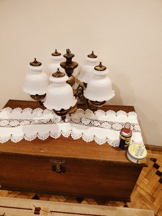 Candeeiro de sala em latão como novo e a trabalhar