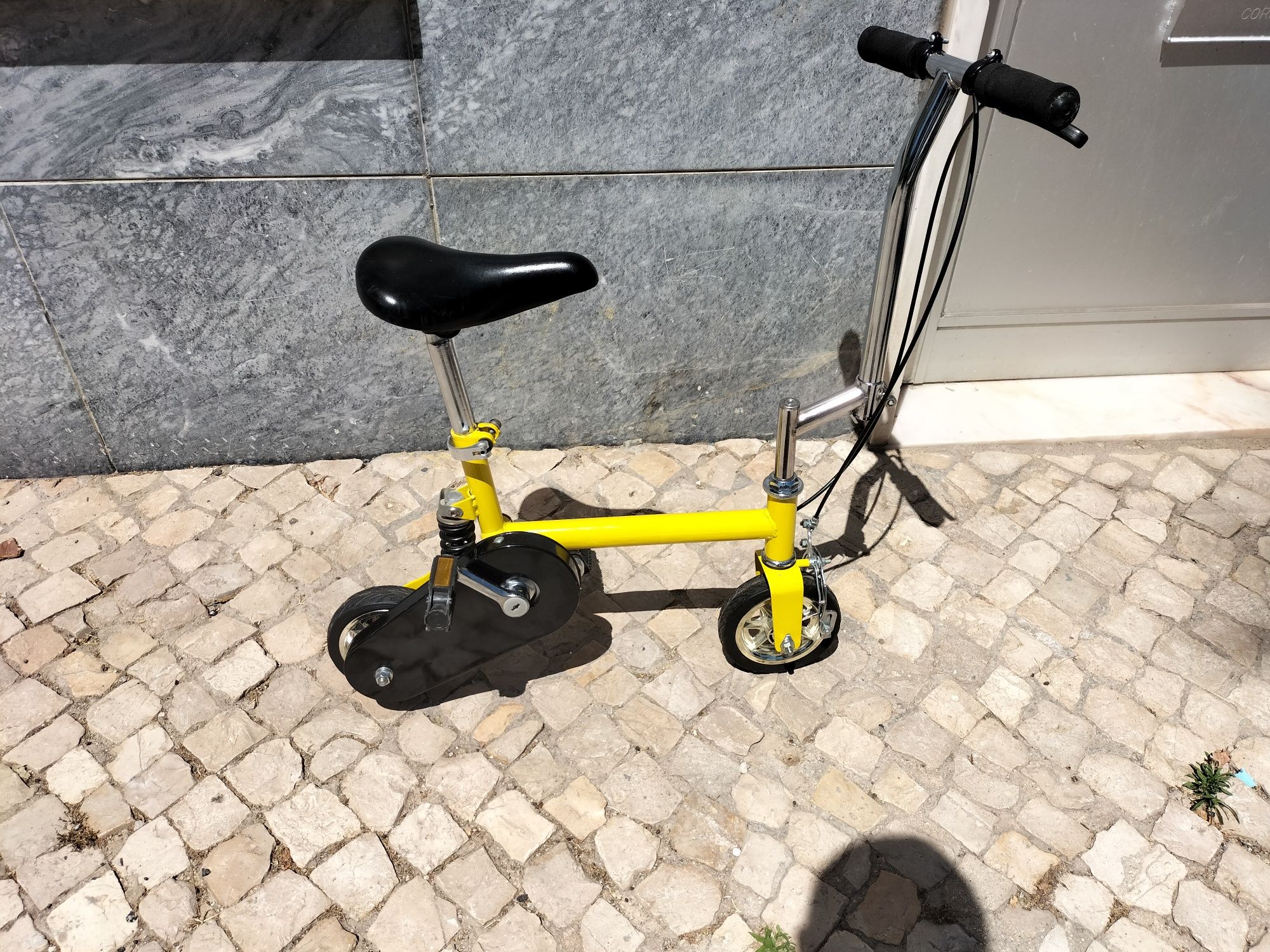 Mini bicicleta como nova