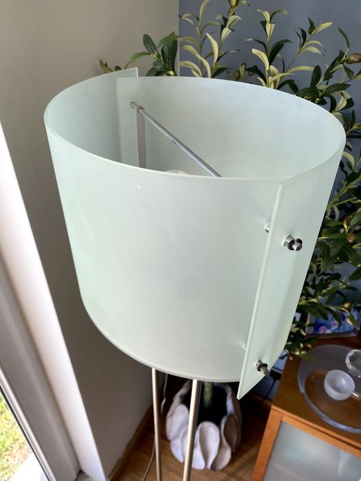 Candeeiro de pé moderno