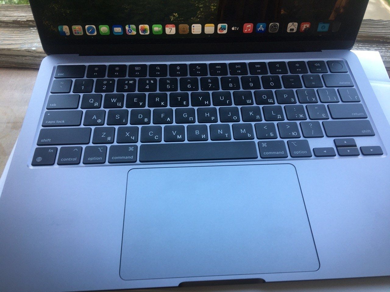 Продам Macbook Air 13 m2 8/256 з повним комплектом
