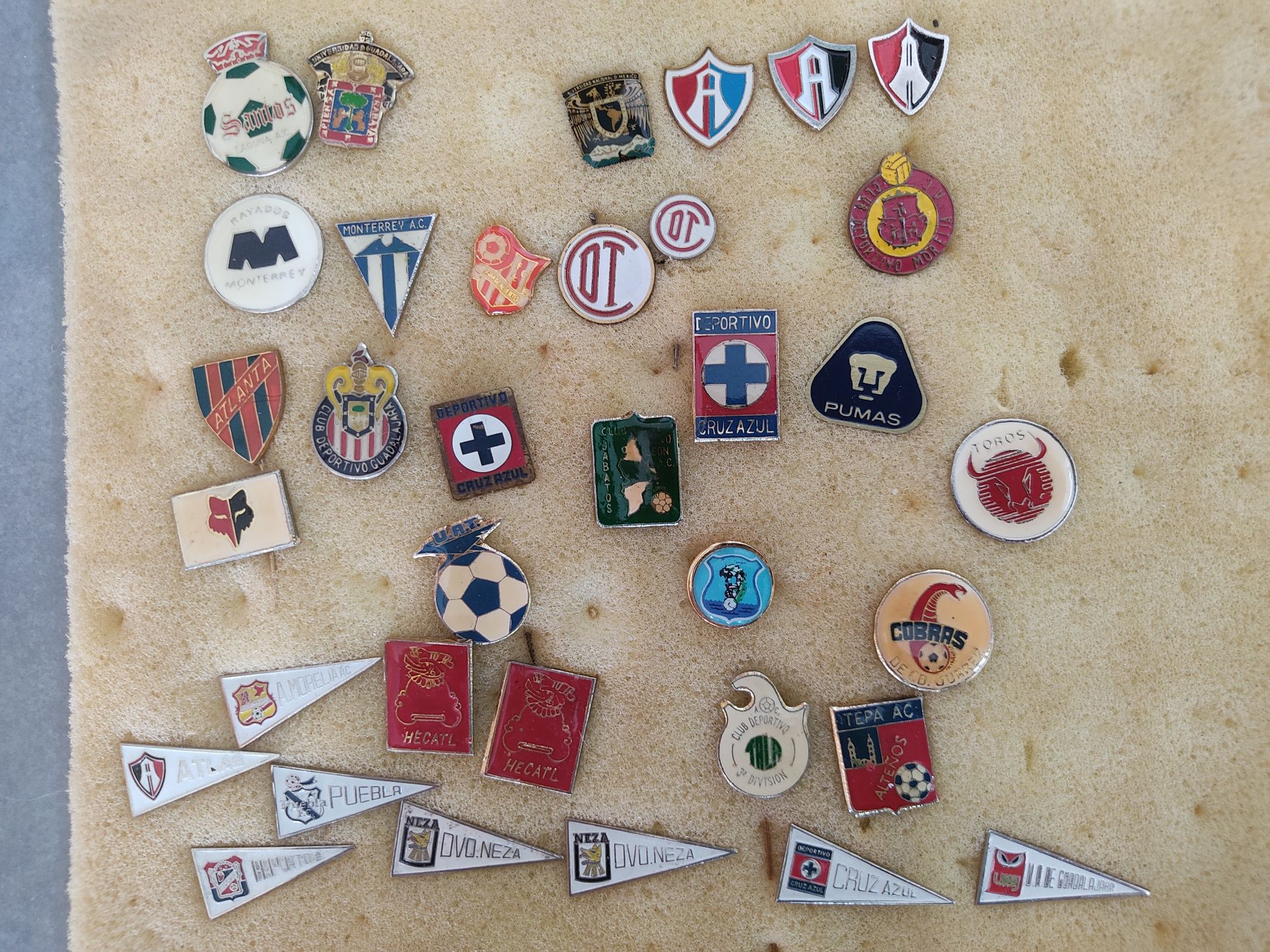 Pins de clubes de futebol do México