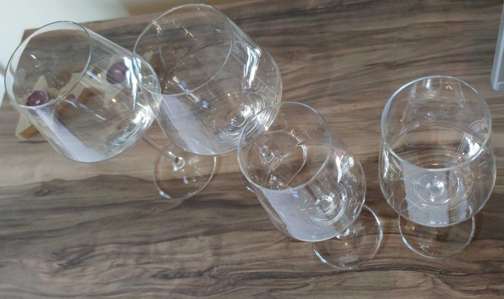 Copos de vinho (4€)