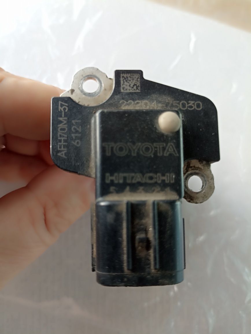 MAF sensor Датчик массового расхода воздуха Toyota 22204-75030