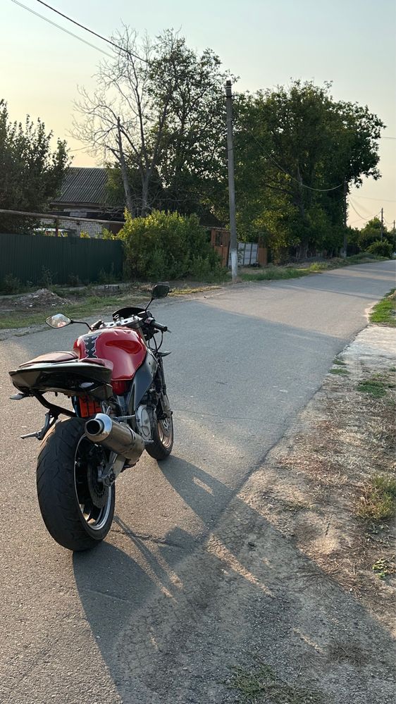 Yamaha fzr 1000 …