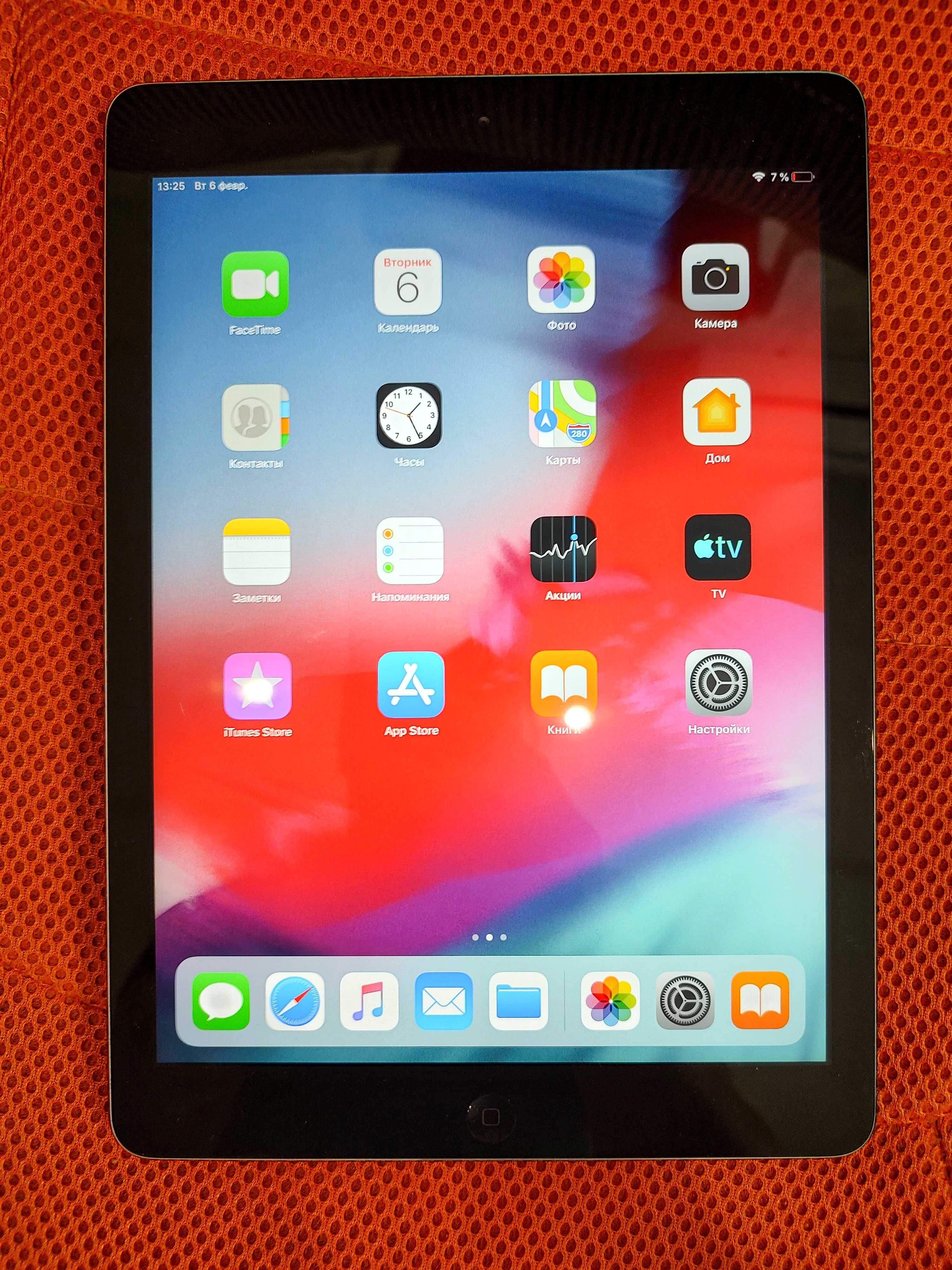 Apple iPad Air 1 покол. A1475 32GB, Wi-Fi, 9.7"+кабель +чехол айпад