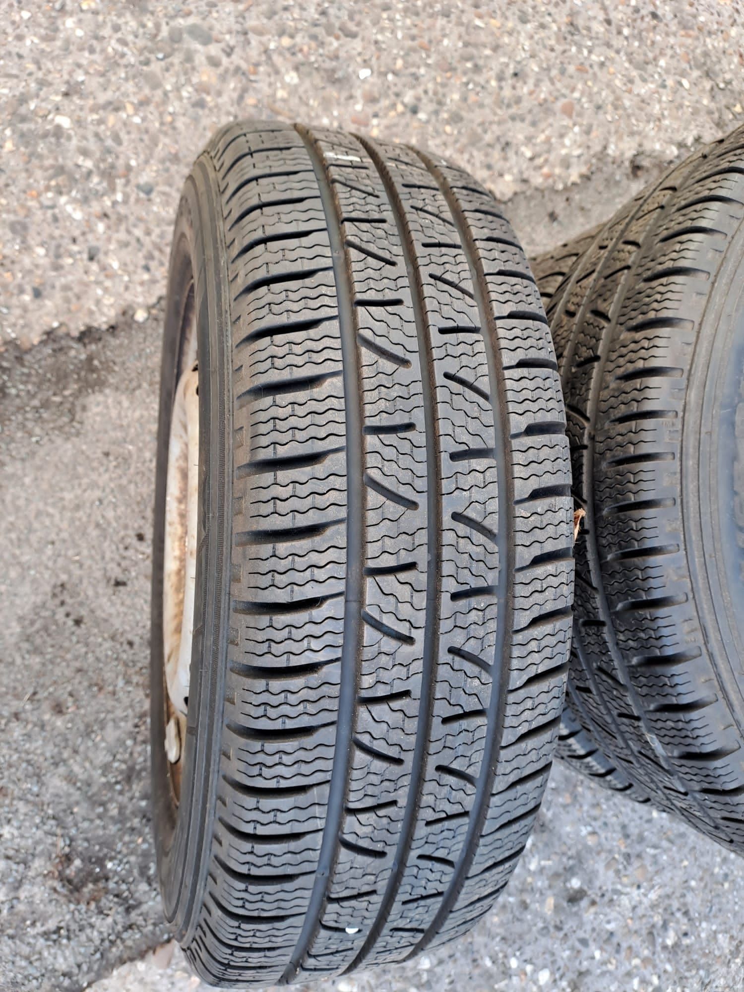 Koła do busa Vw 215/65r16C Opony Pirelli