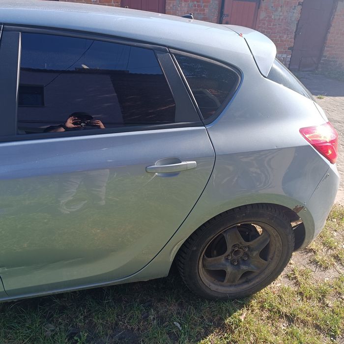 Автомобіль opel astra j на ходу