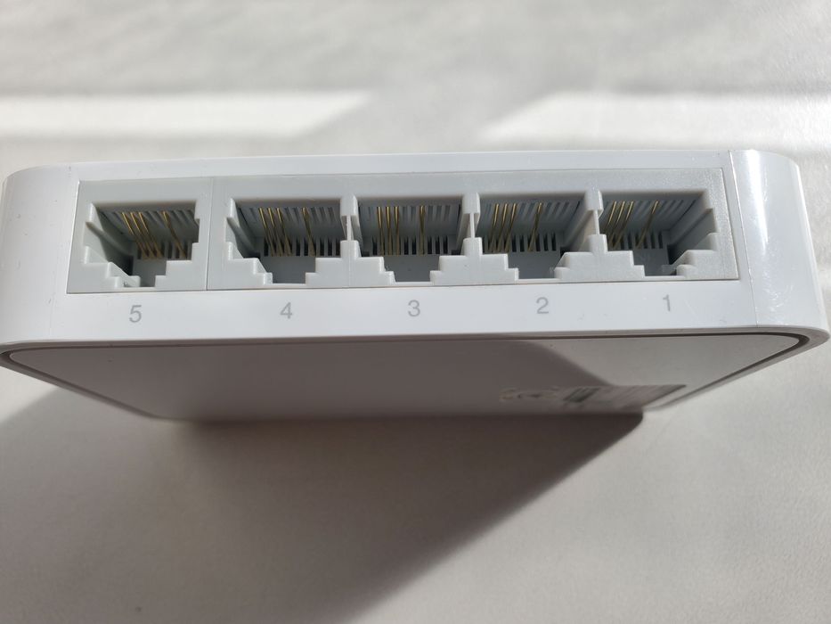 Комутатор TP-Link TL-SF1005D