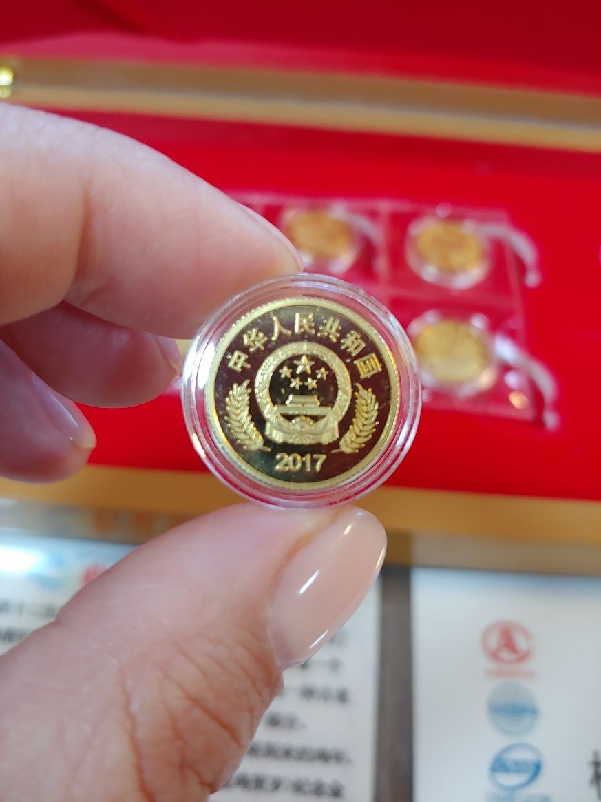 монета 50 юаней 2017 Китай год Петуха  1/10 oz 24k gold plating