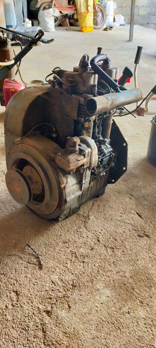 Motor Ruggerini de modelo RD 200 de dois cilindro