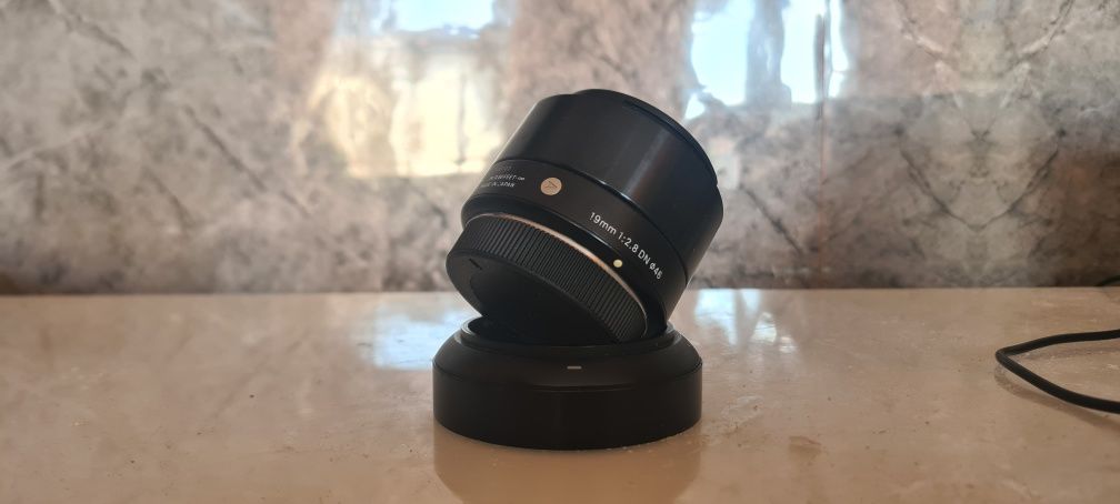Obiektyw sigma ART 19 mm f. 2.8  m43 m4/3 micro cztery trzecie mft
