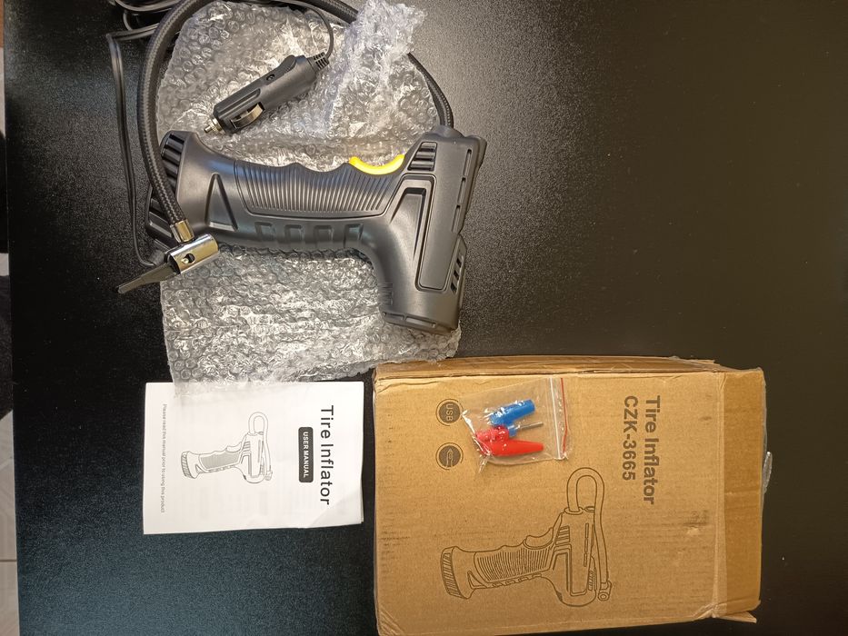 Kompresor samochodowy Tire Inflator CZK-3665 12V, nowy zestaw