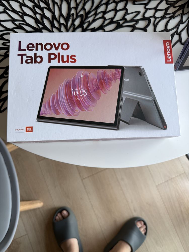 Lenovo Tab Plus