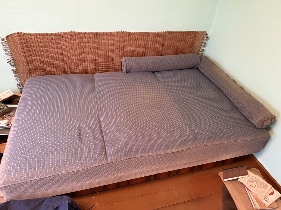 Oddam za darmo kanapy prl (do renowacji poduchy)