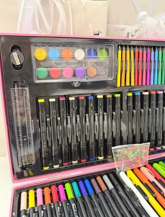 Набор для рисования 120 предметов карандаши краски фломастеры