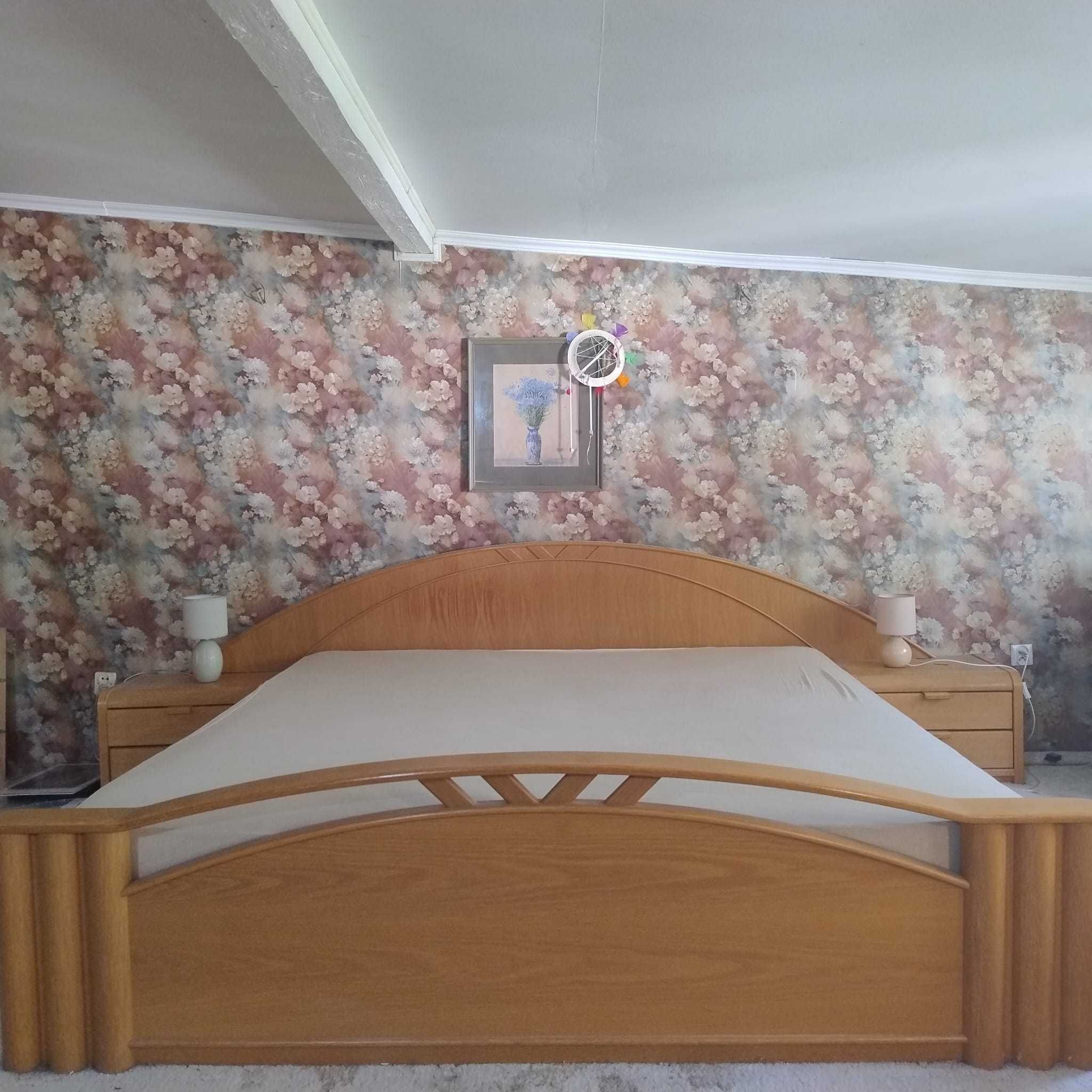 Wielkie łóżko 2x2m