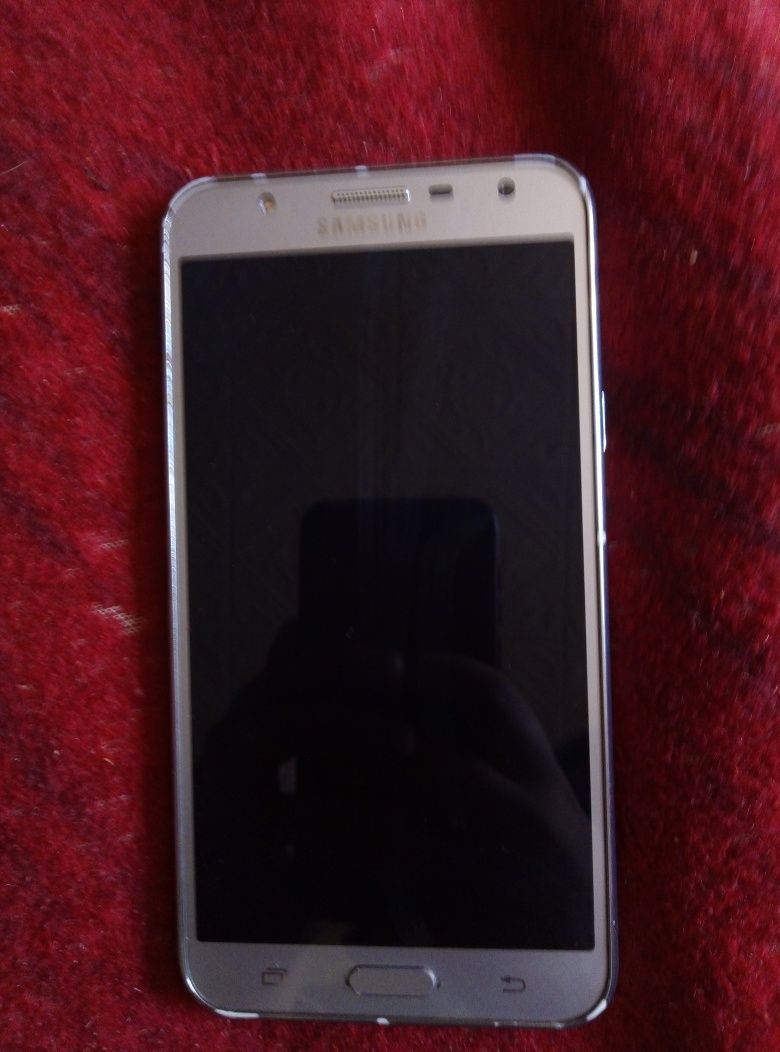 Samsung Galaxy J7 Neo, 16 gb в ідеалі