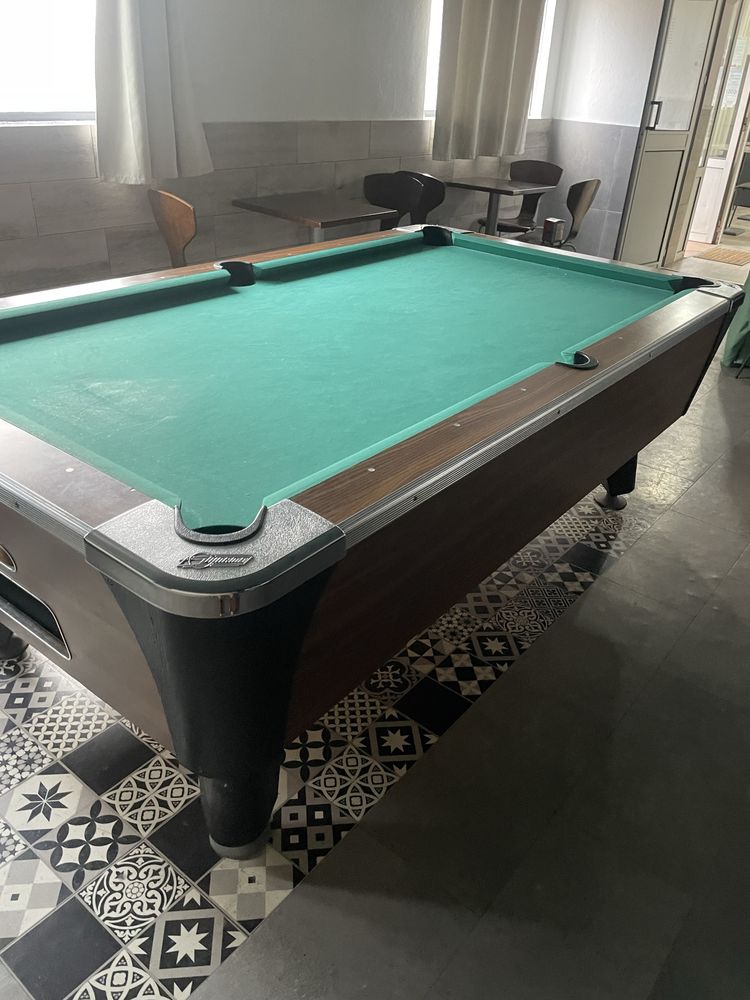 Mesa de  Snooker com moedeiro