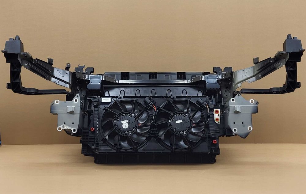 VOLVO XC40 Телевізор Передня панель