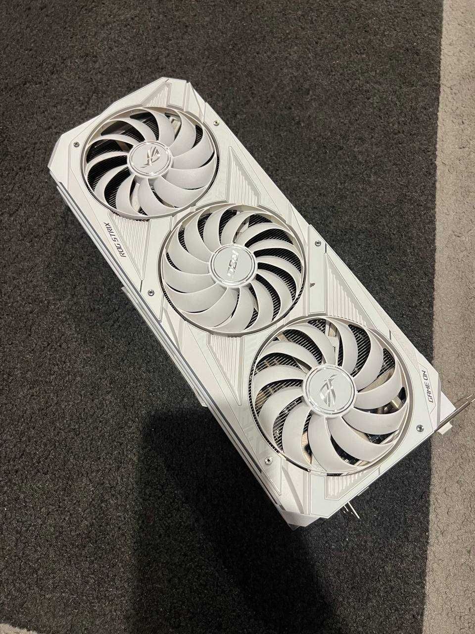 Відеокарта Asus GeForce RTX 3080 ROG Strix OC White 10GB GDDR6X 320bit