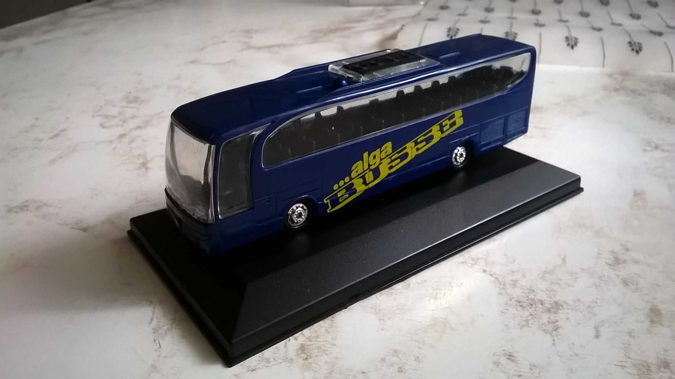 model autobusu - MERCEDES TRAVEGO; skala 1:78