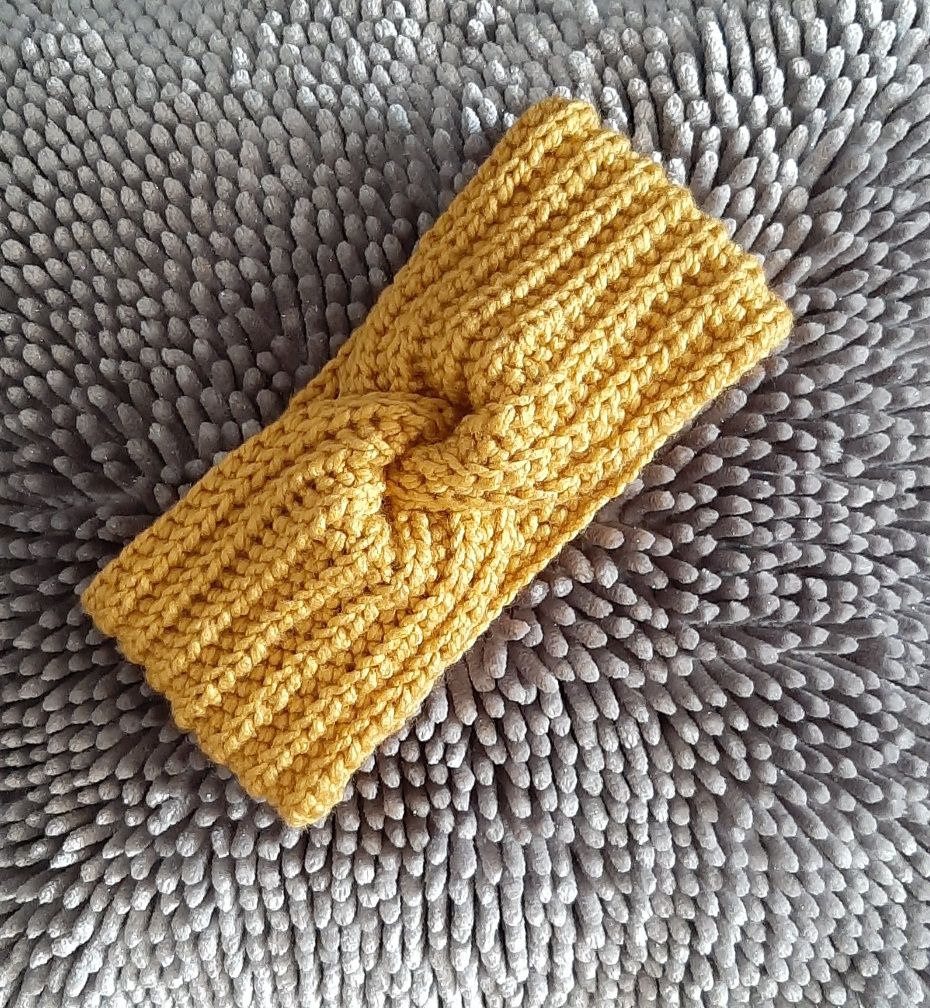 Handmade Opaska z wełny na szydełku