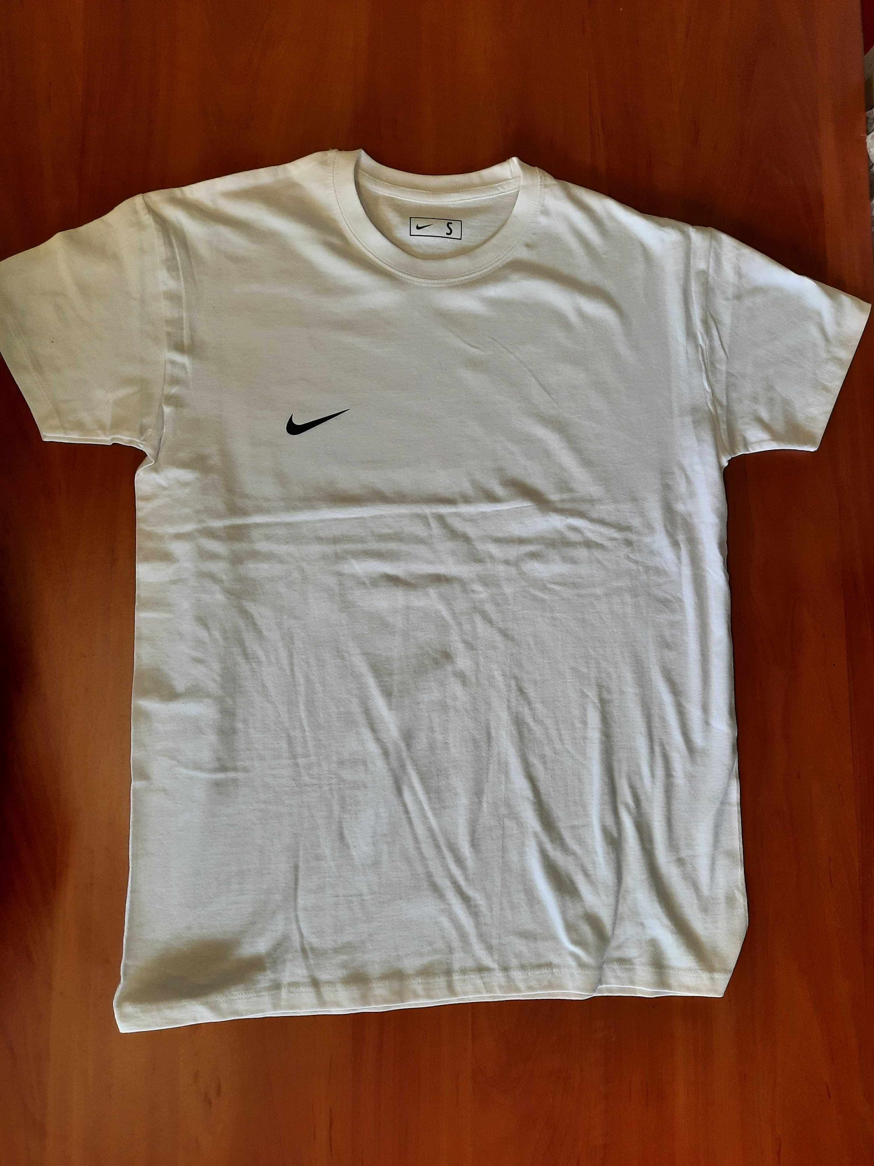 Koszulka biala Nike rozmiar S. Nowa 100% bawelna
