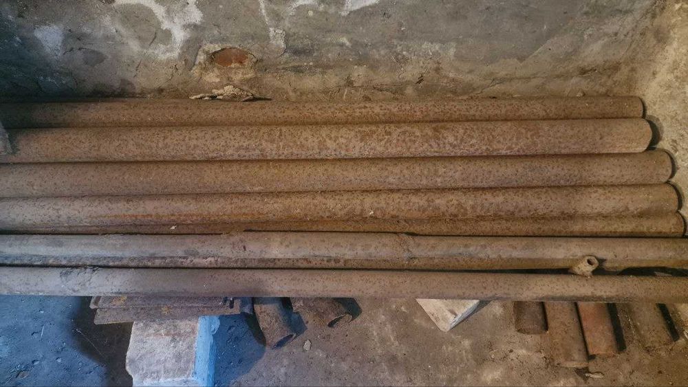 Продам лестницу стальную, рельсу, уголок, трубы и другой металлопрокат