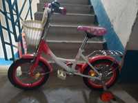 Велосипед детский на возраст 4-6лет.