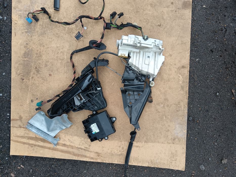 Замок двери Mercedes W 245