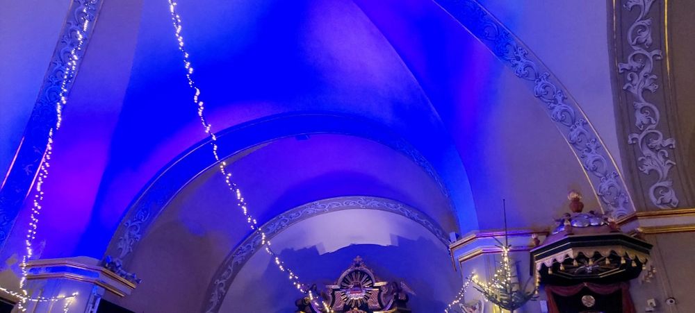 Światła, oświetlenie imprezowe, głośnik JBL, mikrofon, stacja zasil.