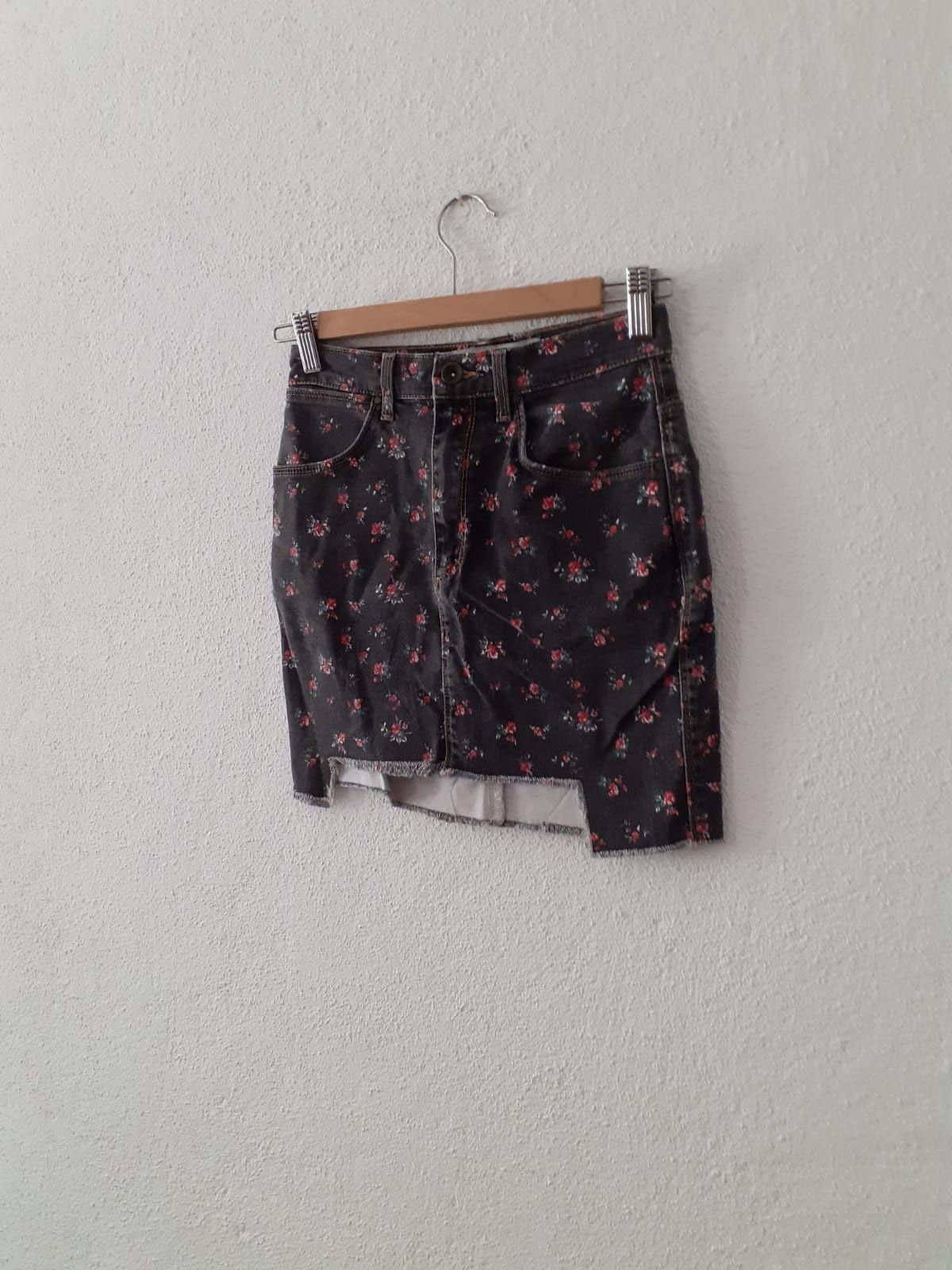 Mini Saia Floral Zara 34 (XS)