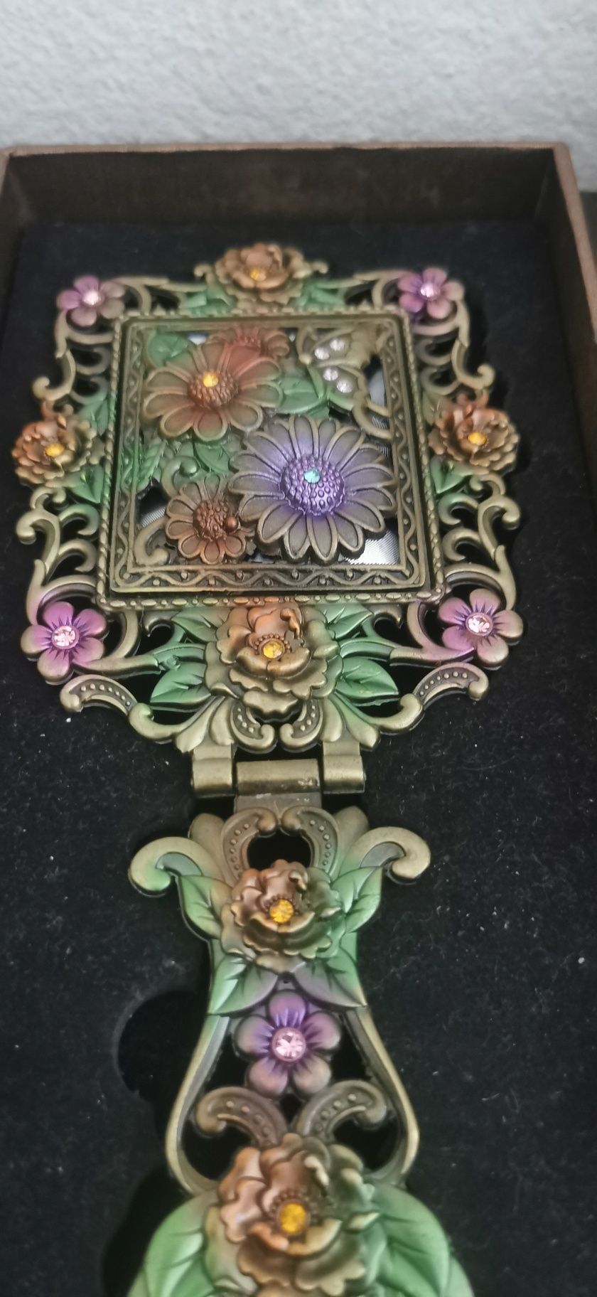 Lusterko benesrfit ornament