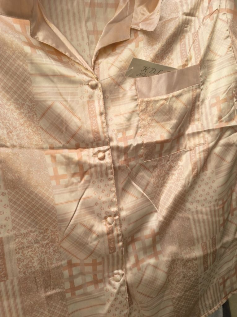 Pijama,Robe & Chinelos,completamente NOVOS..