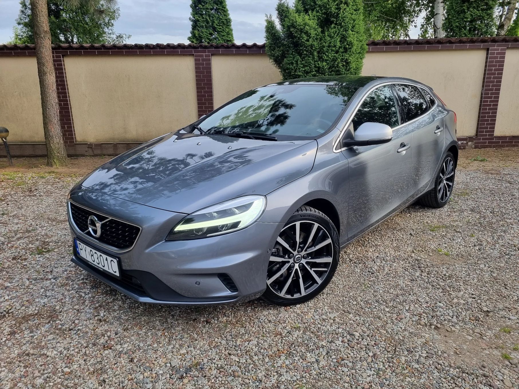 Volvo V40 D3 150KM R-Design 18" panorama kamera hak