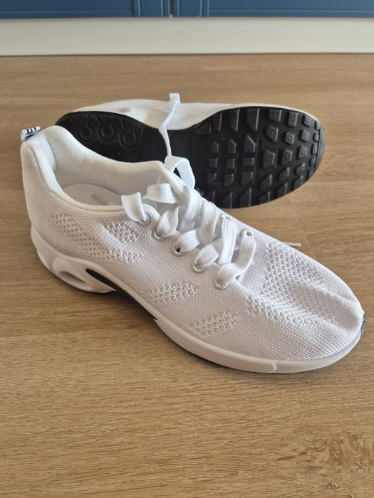 Nowe białe adidasy rozmiar 39