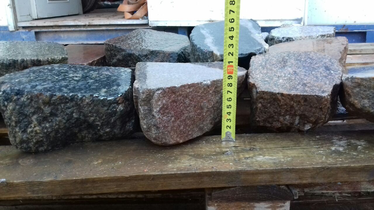 Kamień polny cięty płomieniowany kostka granitowa bruk brukowiec grani
