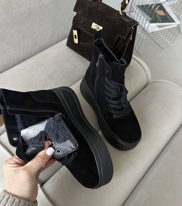 Женские зимние замшевые ботинки