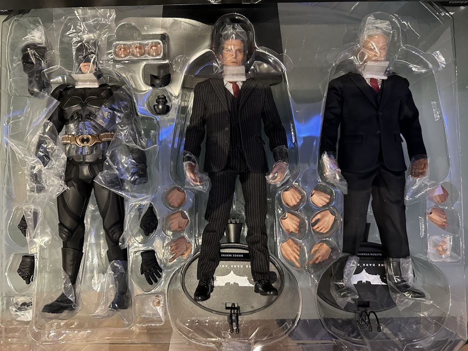 Фигурка 1/6 hot toys mms 236 TDK BATMAN ARMORY BRUCE & ALFRED