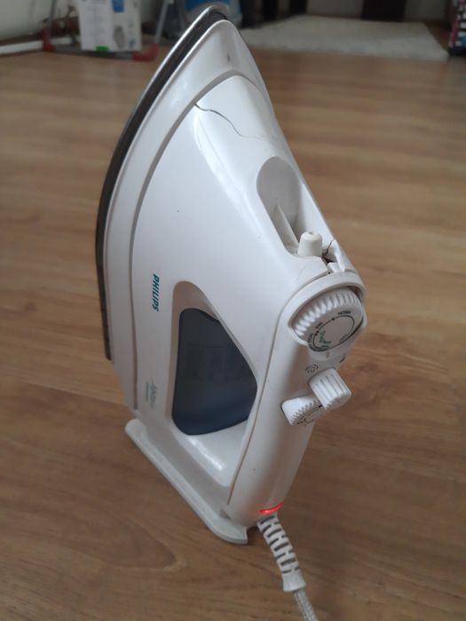 Утюг Philips в робочому станi