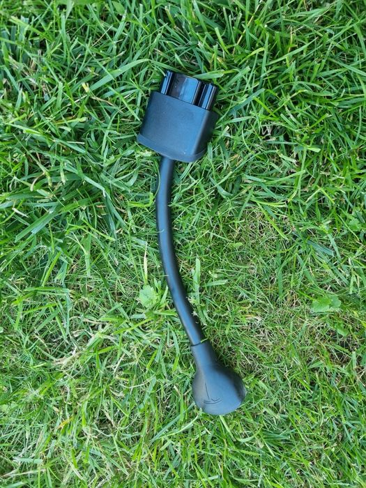 Хвостовик зарядки Tesla