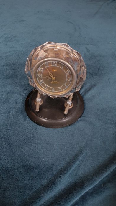 Kryształowy zegar majak