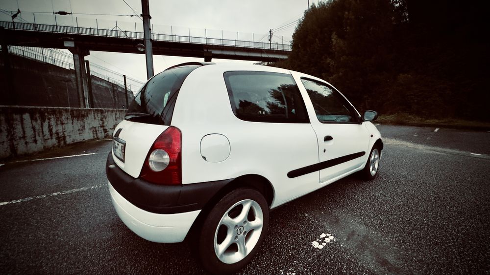 Renault Clio 1.9 · Ano 2000 · 341.000 km