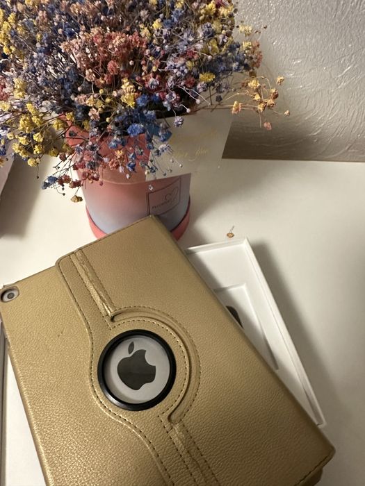 iPad (6th Generation) Wi-Fi 32 gB состояние 9/10