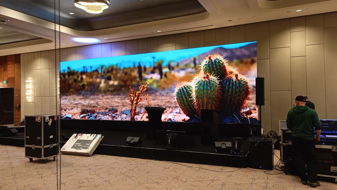 15 M2 Dicolor Telebim ekran LED  p3.9 wyginany  super stan
