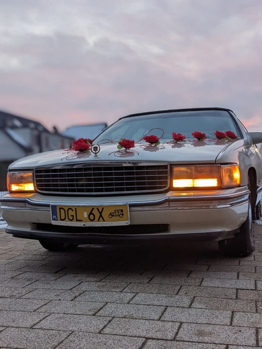 Auto do ślubu Cadillac DeVille