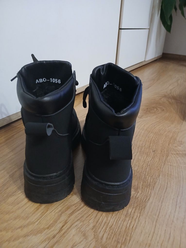 Buty zimowe , trapery, śniegowce 40