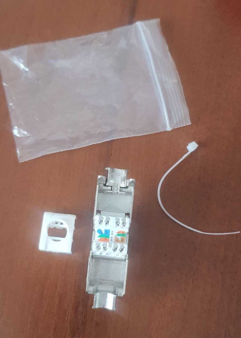 Модуль Keystone RJ-45 STP cat.6 90° Premium Line та L&W LW-KJ6A-03-C6A